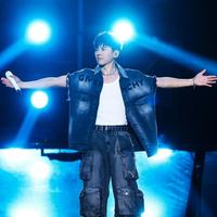 张杰杭州演唱会连唱三场 首次担纲总导演创新视听引发热议