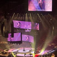 那英南京演唱会摇滚新编山沟沟 经典老歌焕发新生点燃全场