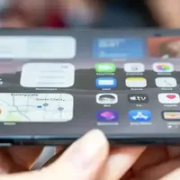 华强北溢价3万！炒到49999元！苹果折叠屏Duo是神机还是割韭菜？