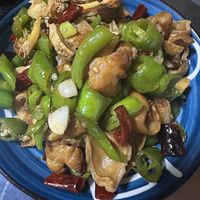 爆炒香辣卤肥肠、味道原始又健康～