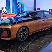 印度投产宝马i7，137万起！比国内便宜？高配还得进口