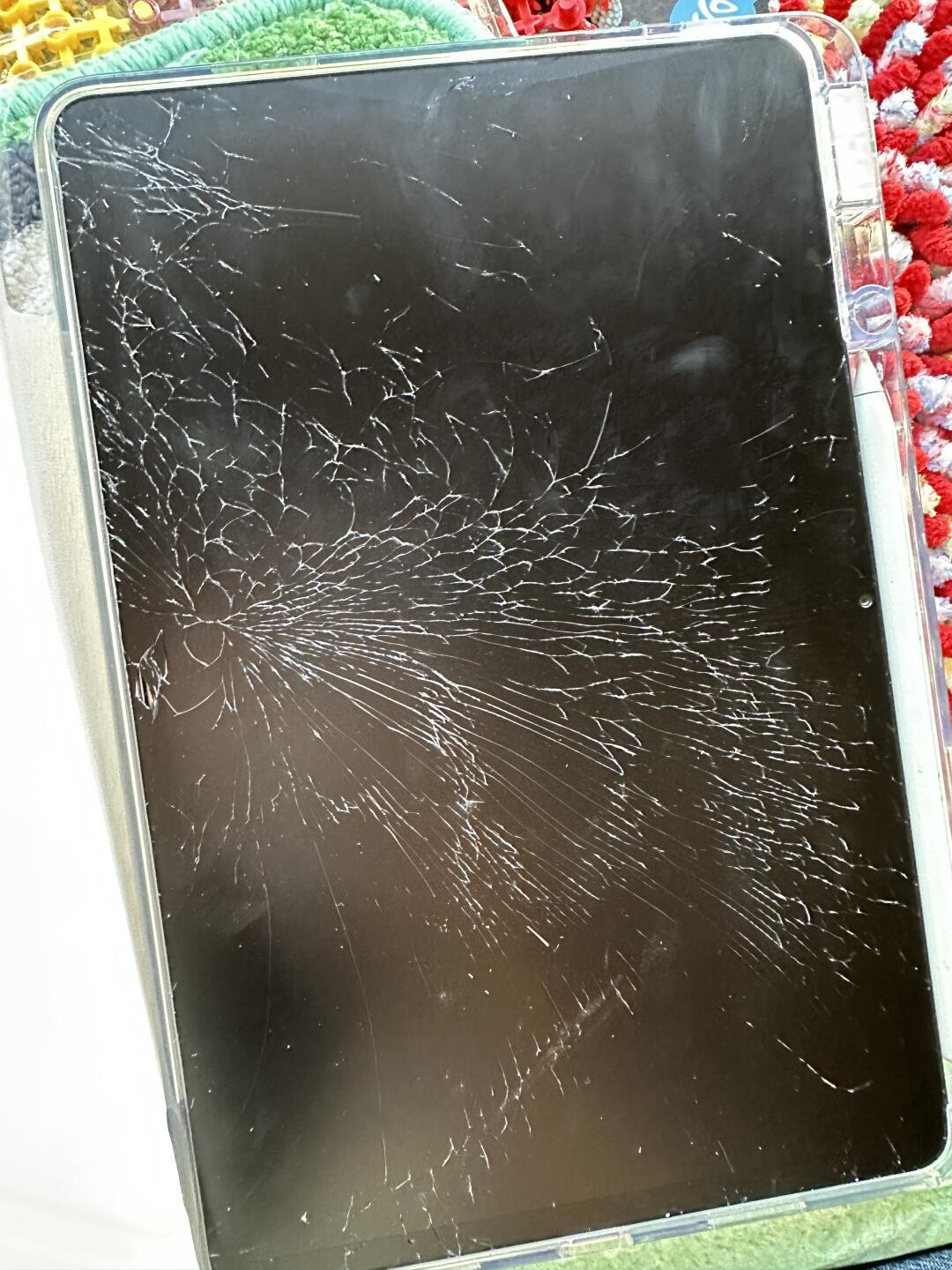 AppleCare+又涨100元,碎屏这笔账要重算了:从399换外屏到5499换总成,先对完屏幕结构、残值这两道线