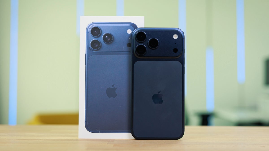 iOS 27正式版9月15日推送：官宣老机型App启动快30%、iPhone 11用户喊“活过来了”，堪称iOS 26的“雪豹式救赎”——但国行苹果智能又缺席，8.46GB更新包落地前，先对完续航实测和避坑清单，再对号入座四类人