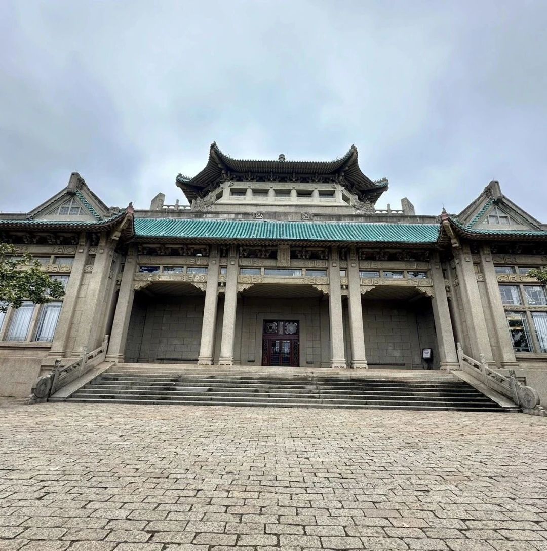 预报名临近,50所「教写作」的硕士院校摆开:门票从2万4到20万,想靠考研学写作的先把这三笔账算完