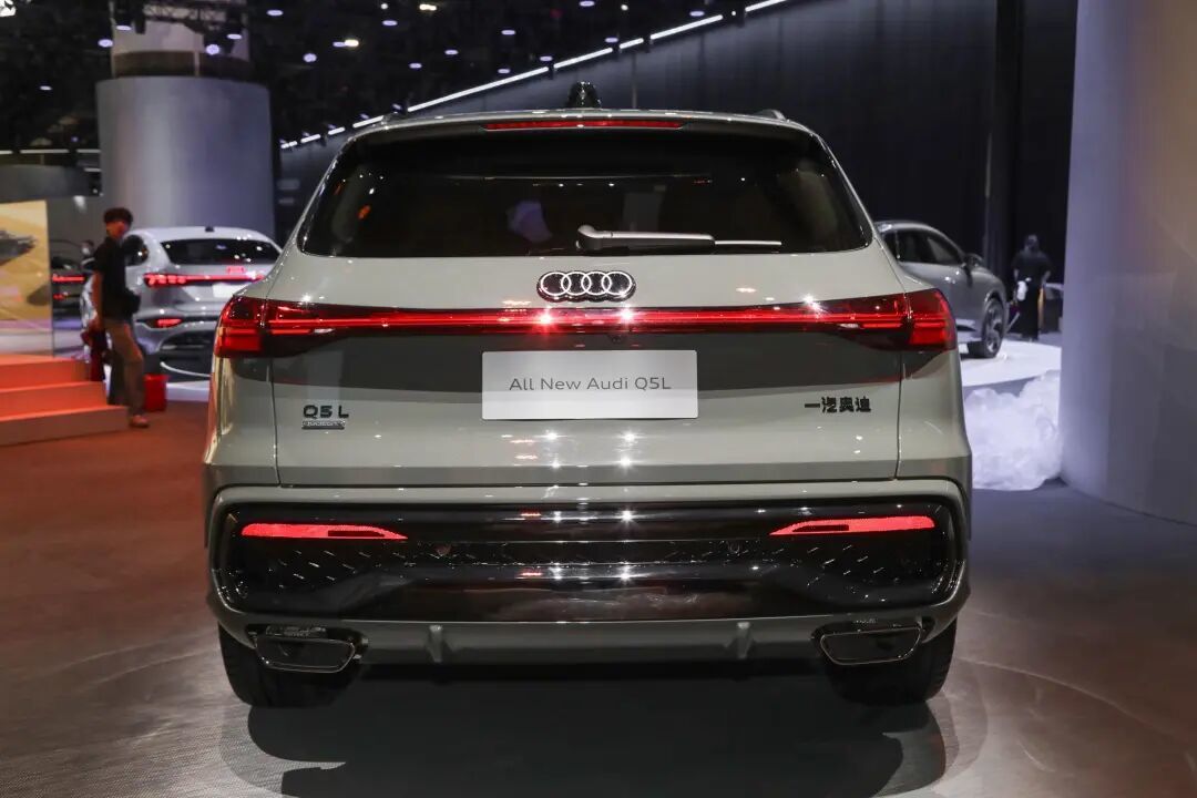 2027款X3不涨价那周,新Q5L智混在门店报价里给到直降4万:老款24万多、新款27万,9月二选一前先把三笔账对完