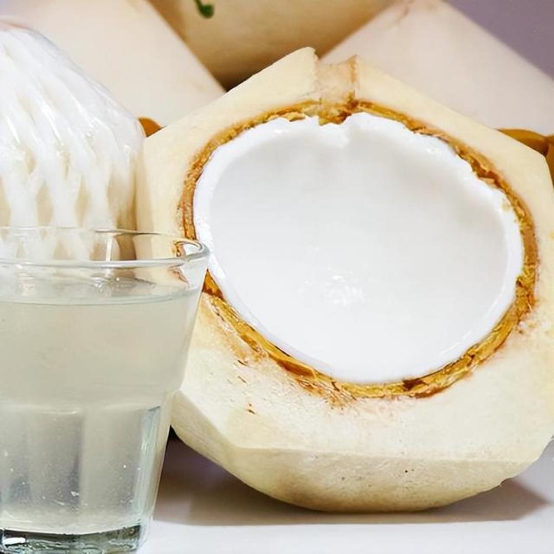 「100%椰子水」二次塌方：91家企业查出23家问题、5家立案——配料表都会造假了，挑真椰水只剩这几笔账可算