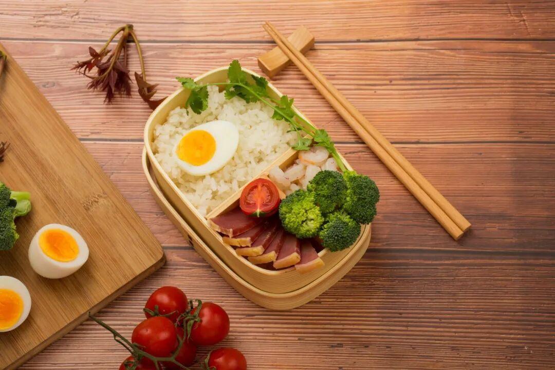 「带饭上班」9月被知乎顶上4次：一顿食材成本六七块是真，没人说的「隐藏账」和「细菌账」也是真——买饭盒前，先把三笔账算清