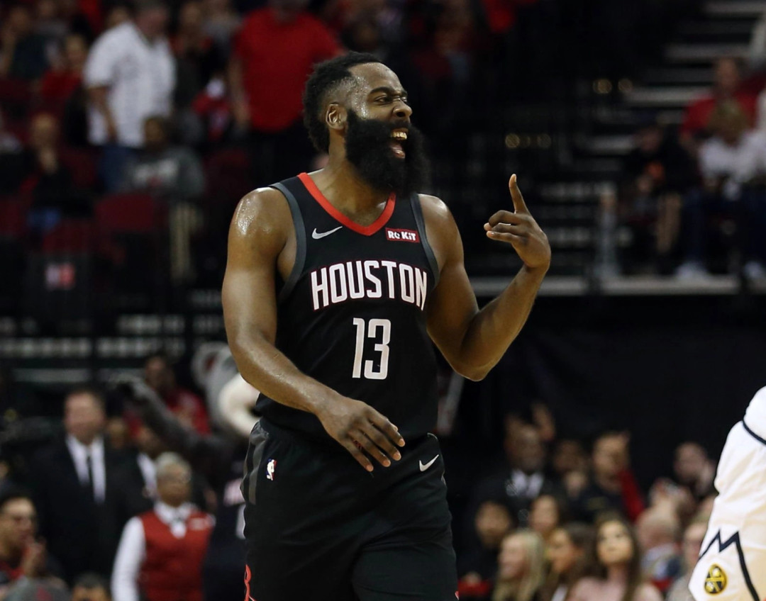 哈登在骑士的第一个完整赛季：队记说他不必独扛，ESPN说这是必须，西训营开赛前先换三本账看哈登