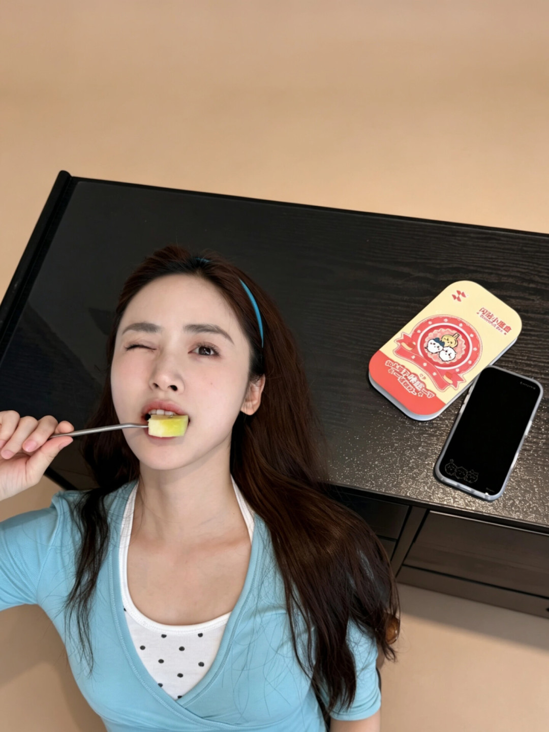 迪丽热巴的「同款手链」边被证伪边被卖:这轮低价明星同款,买的其实是「认领链」
