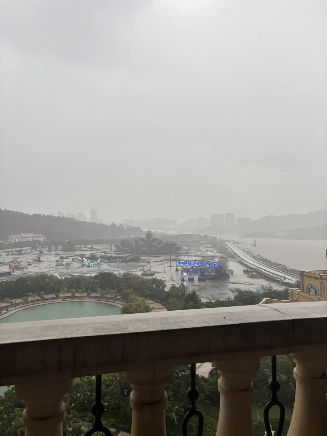 VAC秋季站门票悄悄上架:680到1480四档,9月15日阵容官宣前要不要抢早鸟,三本账先算清