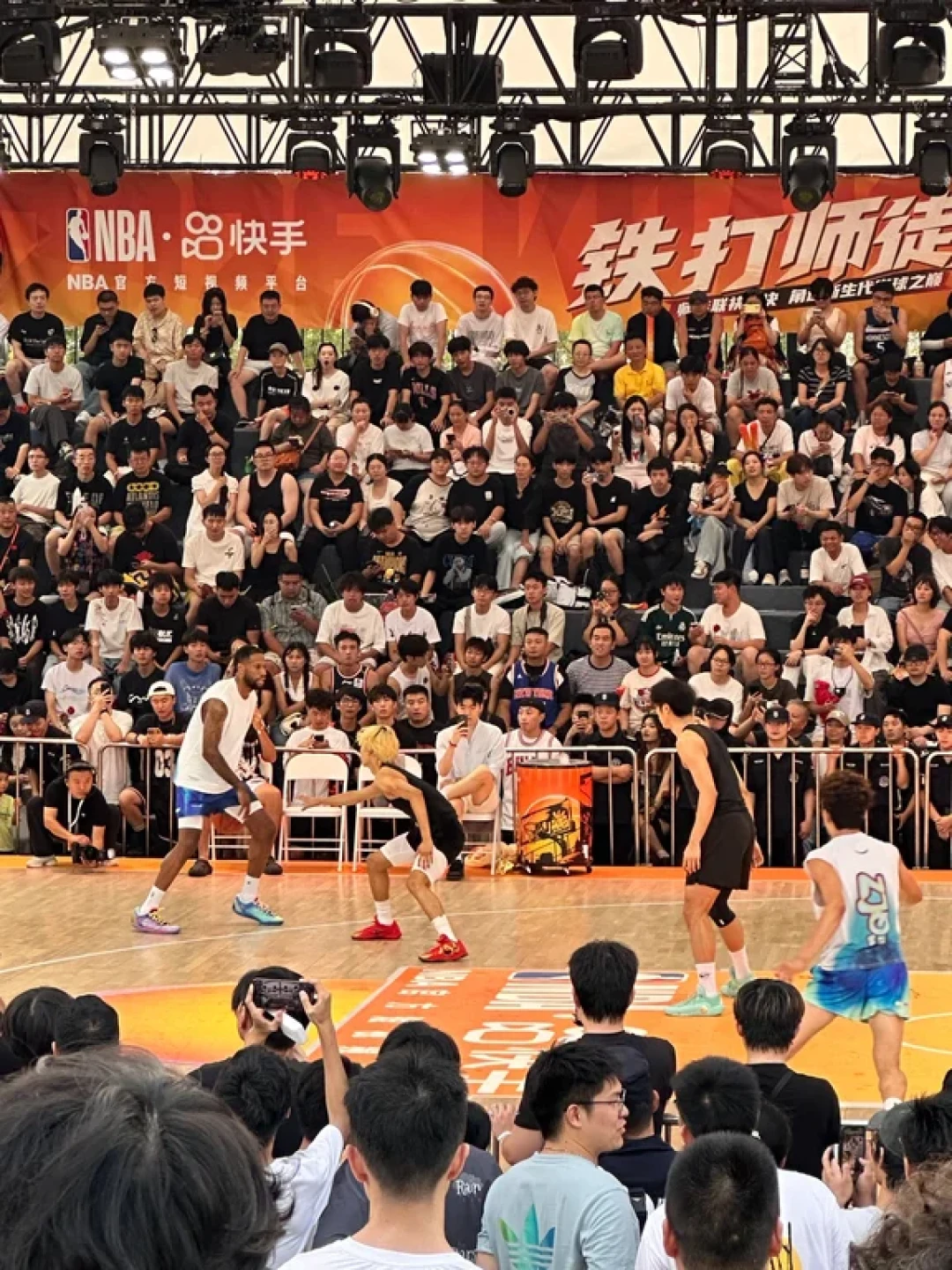 哈特放话“街球圈没有一个能打的”24小时就被扒:没人聊的这场师徒赛,已经2.58亿人次看过