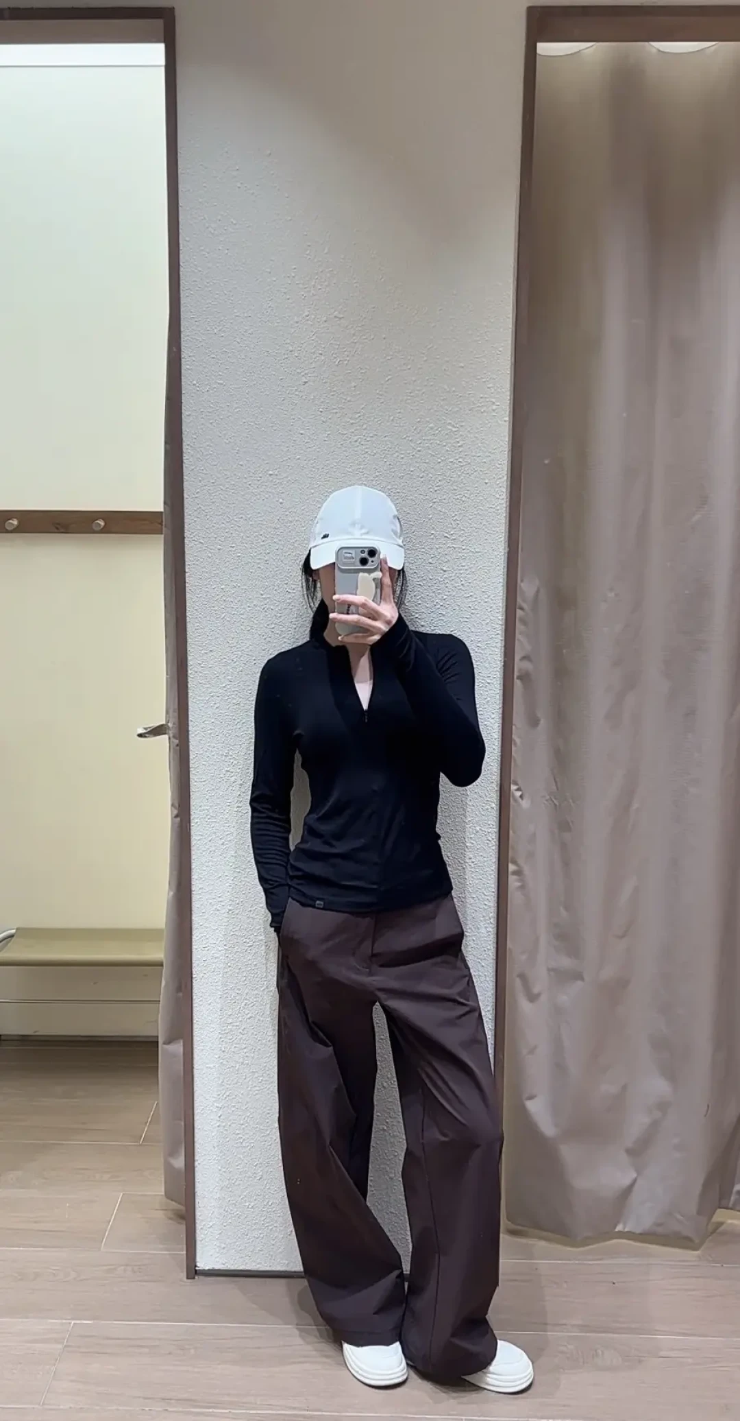 蕉下「塌了」？媒体说它在长夜，它的秋冬外套和裤子却卖得正凶