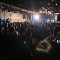 19.9元听3支乐队，388元排队合影：livehouse票价已经裂成三条赛道，看懂再掏钱