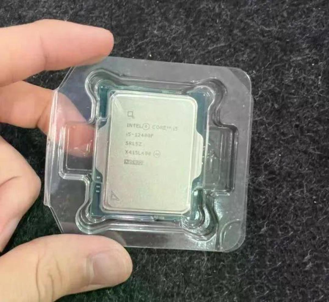 i3-12100F翻倍、13400F跌成白菜、二手5800X3D卖得比全新的贵：9月的CPU市场裂成了三派