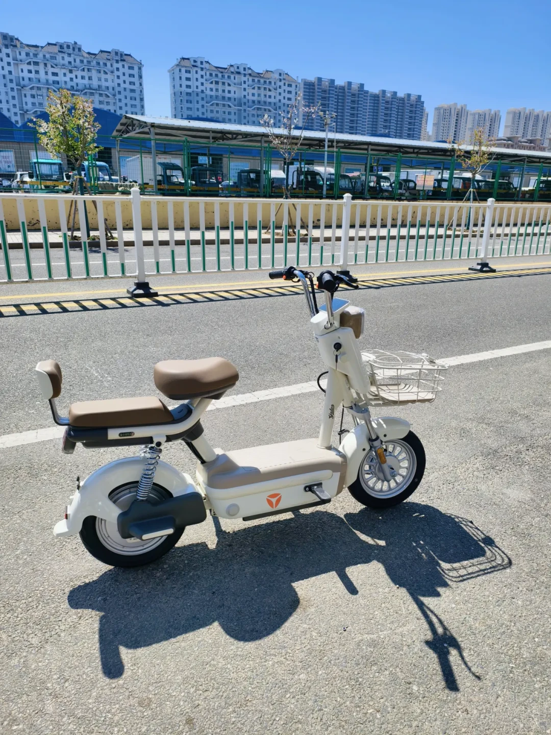 新国标电动车能不能接娃?官方答案:能——但上海线到12、北京线到16,先看你在哪座城