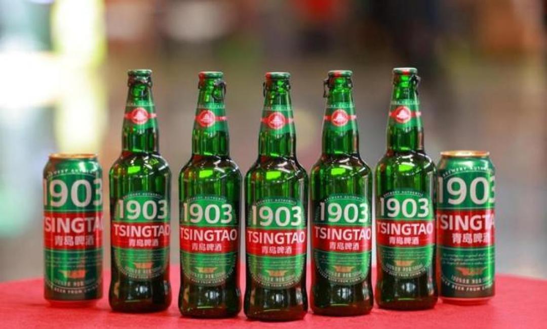 中秋前,「0糖啤酒」的货架突然挤了:43款排开,先把青岛轻干的三笔账算完