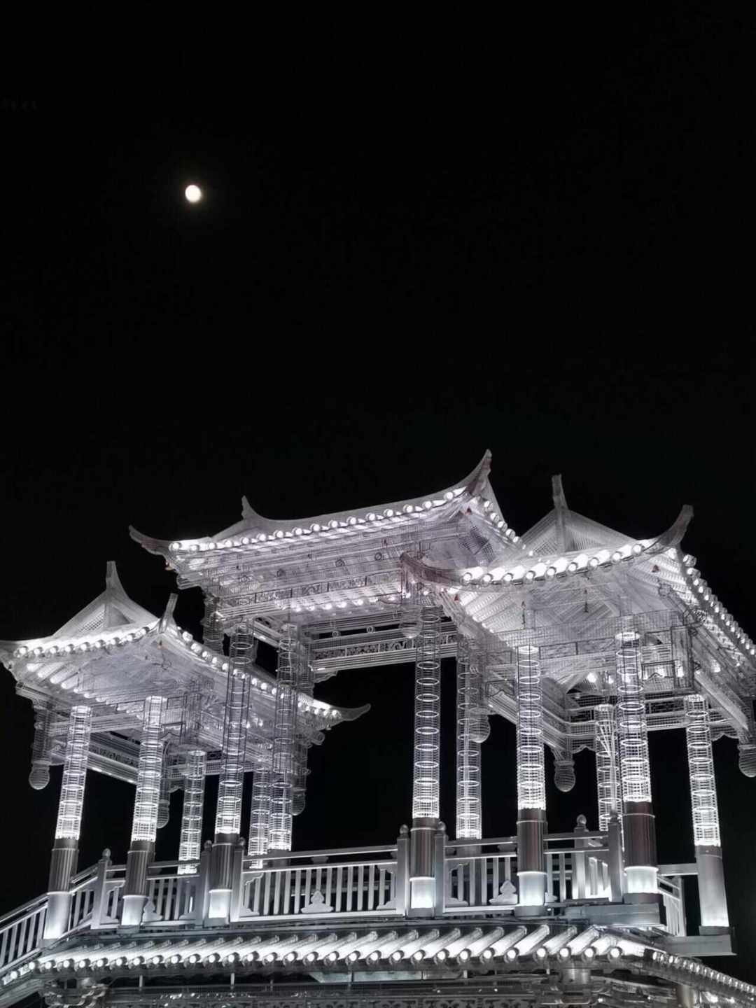 音乐节单日票599，万岁山门票100还含明星live：去追黄圣依鹿先森前，先算清这笔账