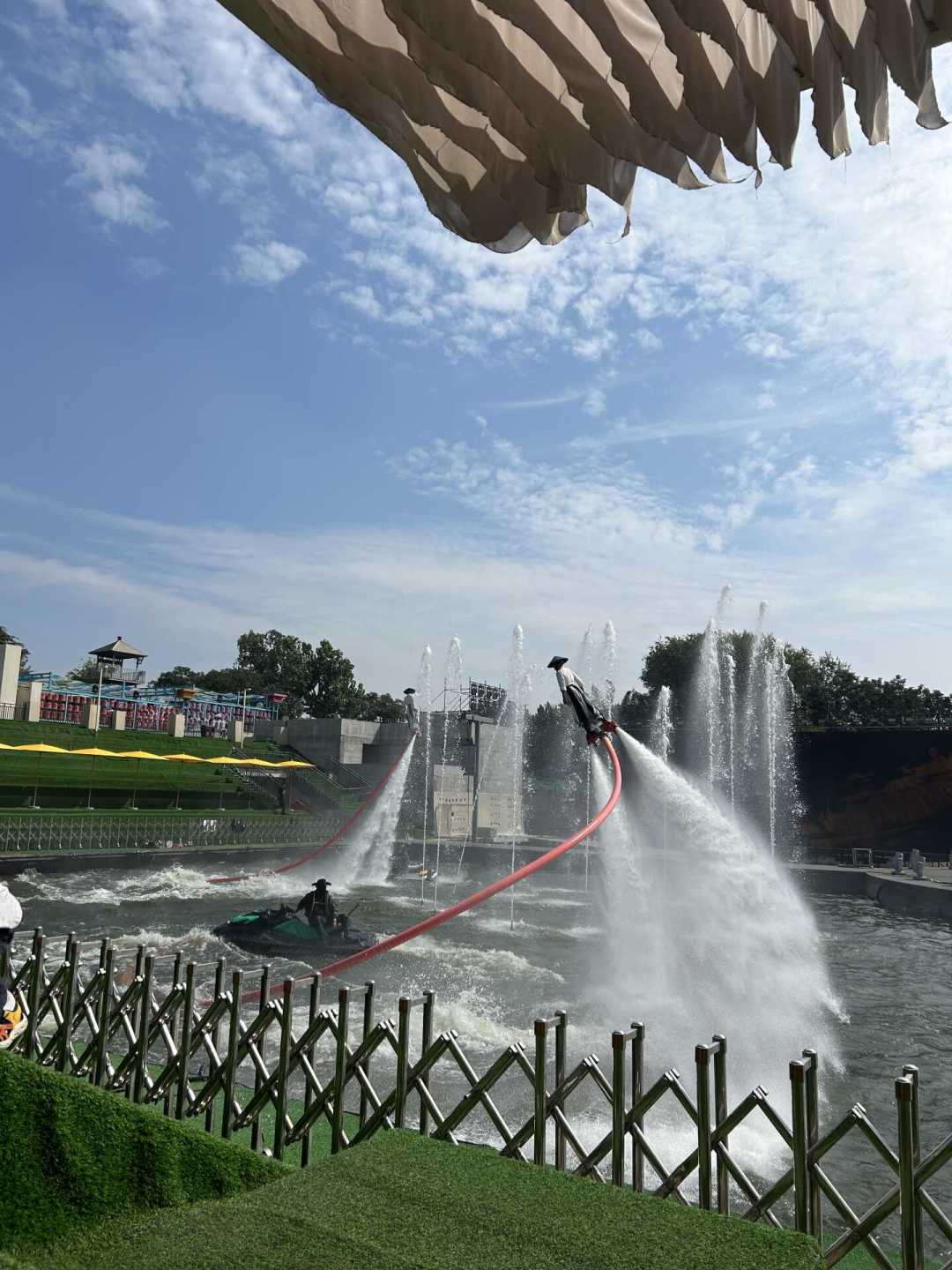 万岁山开始像经纪公司那样运营了:马小宇刚走,9.19 黄圣依接棒,二刷这张 100 元票怎么花