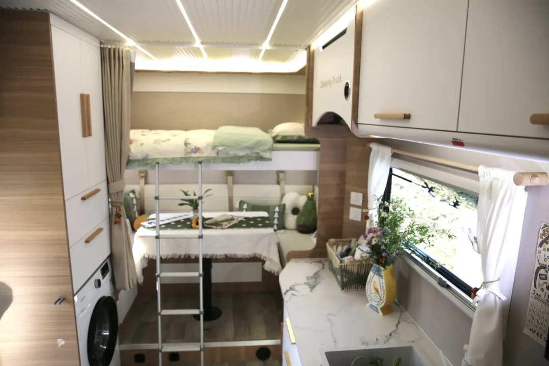 1块钱把房车从新疆开回来？今秋转场车捡漏前，先把油费、时间、车况三笔账算完