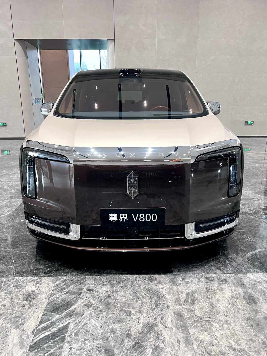 澳门十三皇宫一次订13台尊界:礼宾车从劳斯莱斯换到S800,接待这门生意换算法了