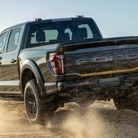 F-150召回22.3万辆：油箱可能开着开着就掉了，平行进口和中规车在国内等不来免费维修——车主先做这三件事