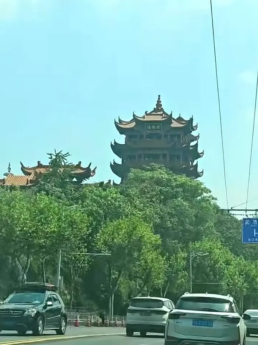 中秋高速通行费不减免、错峰窗口车票明天开卖：今年双节游华中，先把