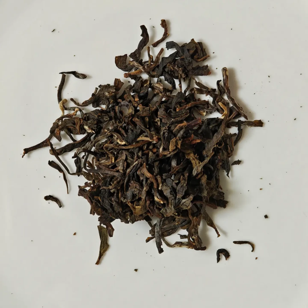 中秋收的下关沱喝不下去:撬不开、怕烟味、泡出来苦,评论区三百多条提问我给你排成一张照抄表