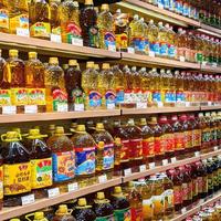 油瓶标签换新了，头一桶刚要吃见底：对完4个标准号、一组42天研究和三十多篇新标帖，炒菜家庭得先换一套买油逻辑