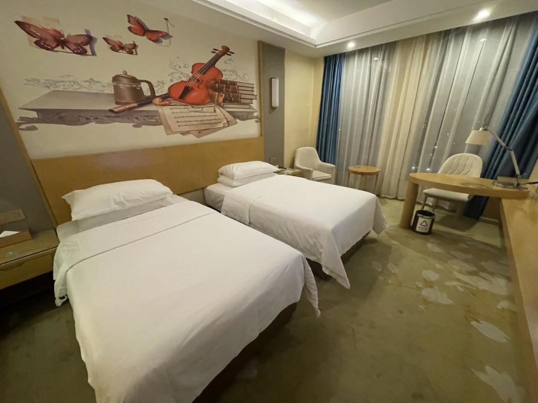 1520元的房间、前台500就能住：51.79亿罚单刚过俩月，“房价刺客”又出现了——国庆订定制游前，先把报价单拆开