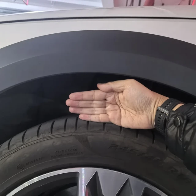 老车避震漏油，多数人的正确答案其实不是绞牙：只换筒、不碰簧，但先接受直替的三个意外