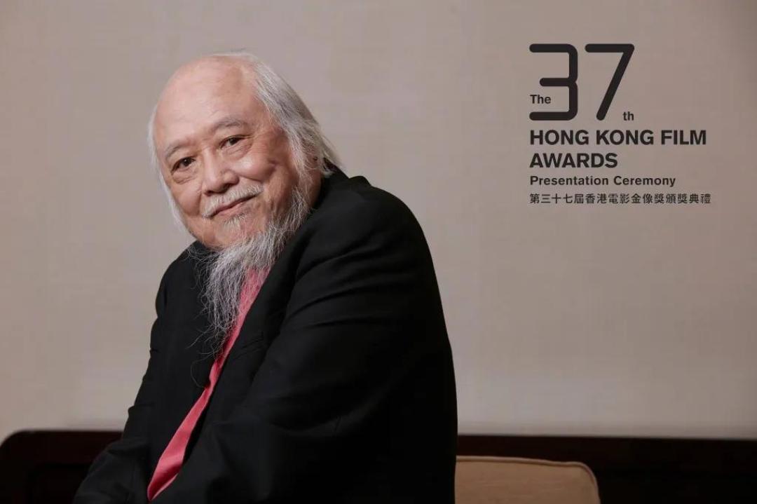 1979版《圆月弯刀》被网友翻出来了:94分钟、3把道具刀、一盏画出来的月亮,为什么古龙看完认输