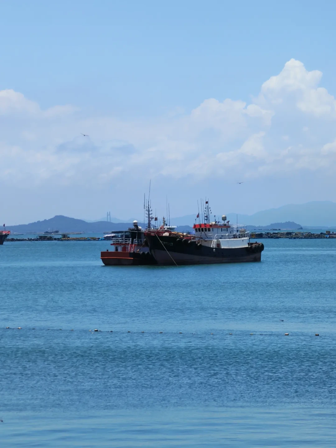 海陵岛过冬房的价格表流出来了：我把9月和一百多条评论翻完，月租800、包吃住699、三道门槛都得一起想
