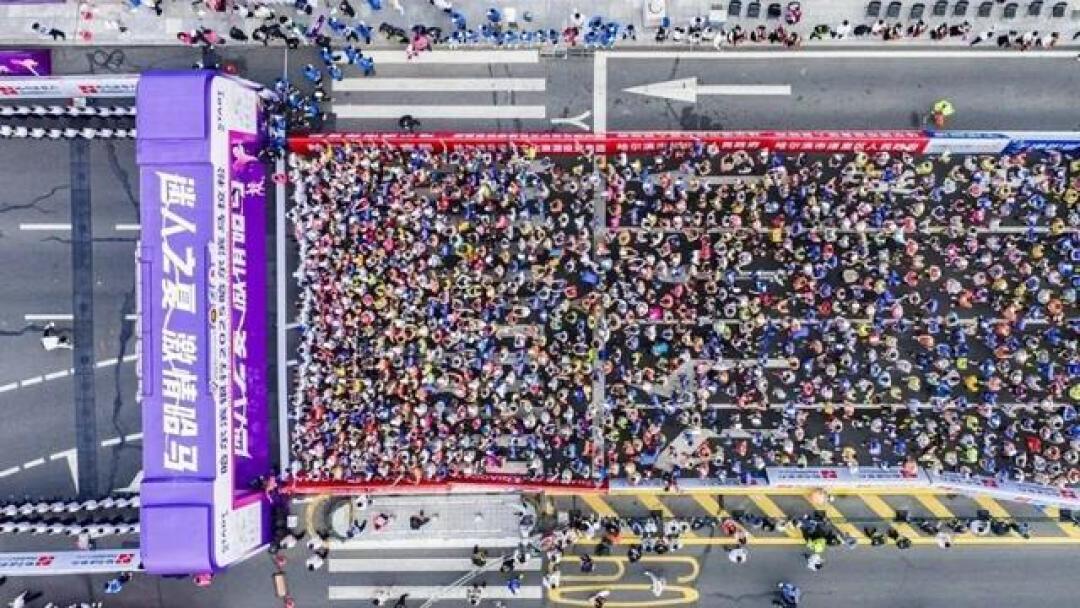 7公里就开席!哈尔滨马拉松豪横补给火出圈,背后有何门道?