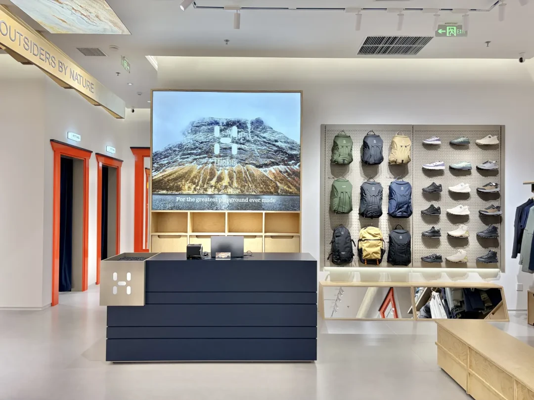 两个月开出两家奥莱店，