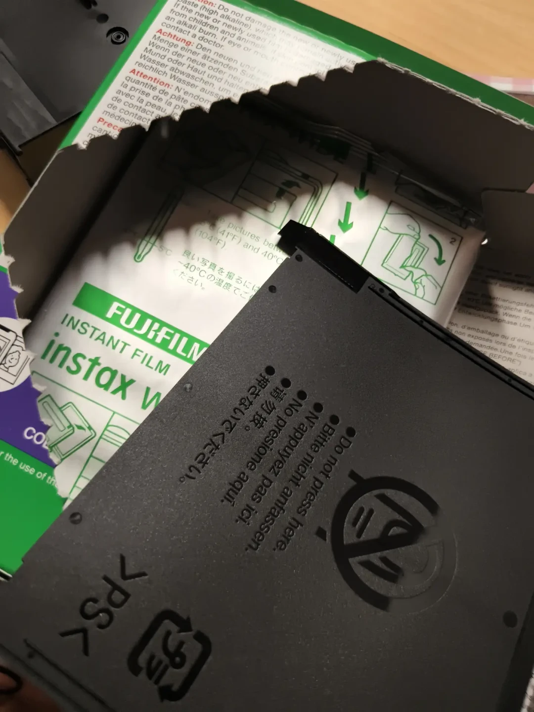 机器跌到850、相纸一天烧掉200张:国庆婚礼的拍立得,四条路我一次算清