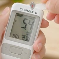 老人家用血糖仪推荐：大屏、免调码、试纸不贵
