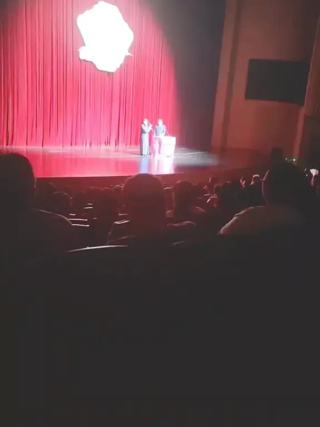 郭德纲沉默,曹云金接麦:这张100块的砸挂票,德云女孩9月要不要买