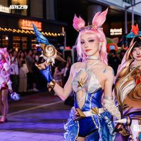 英雄联盟15周年盛典：AL首夺银龙杯，明星福利点燃青春狂欢