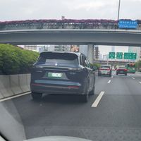 五菱华境S车尾没有智驾小蓝灯吗?