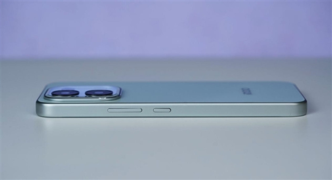 iQOO首款万毫安时手机!Z11S图赏