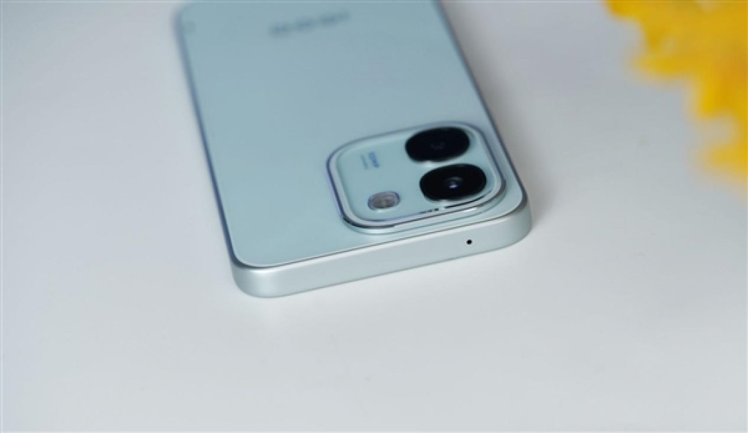 iQOO首款万毫安时手机!Z11S图赏