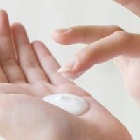 干皮秋冬尿素身体乳怎么选，3 款横向体验，双管分区护理新思路