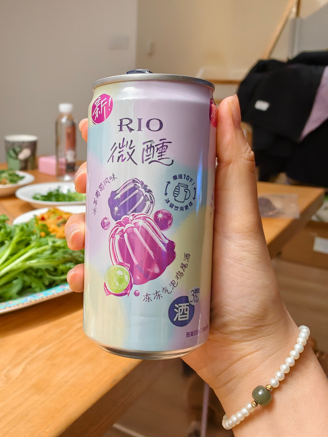 果冻酒九月刷屏:RIO只有3度、美团亲自下场、新品牌种草铺天盖地——夸的骂的、价格账、度数账和防翻车摇法,我全摆齐了