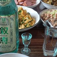 今晚喝叙府白盖，一款不错的光瓶口粮酒