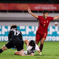 王霜独造4球！5-1大胜却藏致命隐患，这学费交得值