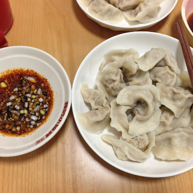 入秋第一顿水饺，芹菜猪肉馅这么调才爆汁，附全流程教程