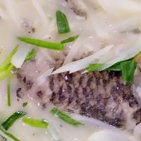 一碗奶白鲜汤，人间清欢——鲫鱼萝卜丝汤