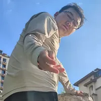Vbrex硬核防晒衣：UPF200+高防护，耐磨耐洗性能稳定，防晒必备
