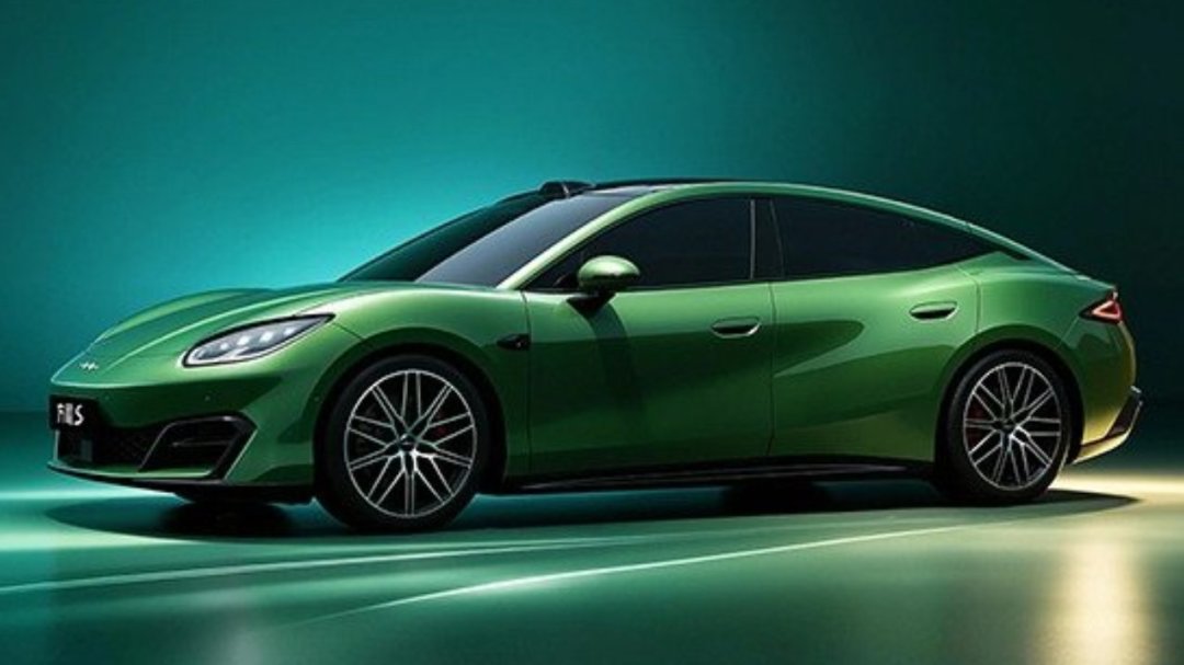 千公里纯电杀到23万:N8L 960km上市29.98万、Z9S 1100km进店——掏续航溢价前,先看懂「5天充一次vs2天充一次」的充电频次和5成-9成达成率这两笔反直觉的账