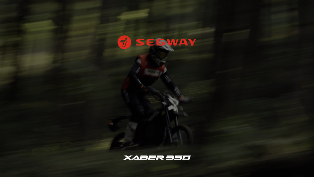 MXGP上海站刚散场、摩博会周六开幕:23997的九号Xaber350对上2.58万的虬龙轻蜂2,电摩玩家的“周末玩具”赛道突然卷起来了——0经验新手第一坡就翻车,下订前先算清动力、路权、场地这三笔账
